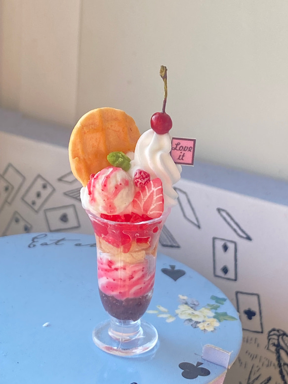 ミニチュアパフェ ミニチュアスイーツ ハンドメイド パーツの日】パーツクラブ材料でミニパフェ作ってみた♡夏休みの
