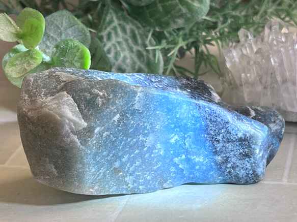 北欧の妖精✨　トロレアイト トロール石　原石　ラフストーン 4枚目の画像