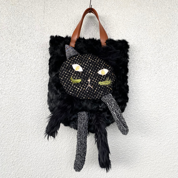 モフモフ黒猫のインパクトバッグ 2枚目の画像
