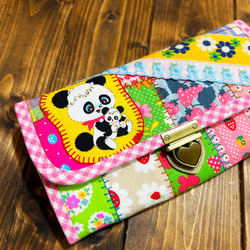 どこで買ったの？と聞かれちゃうレトロカラフルなやりくり長財布 長