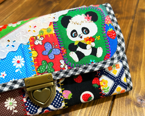 くーちゃん やりくり長財布　バラ柄　ショルダー付き どこで買ったの？と聞かれちゃうレトロカラフルなやりくり長財布 長