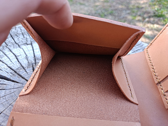 本革 二つ折り財布 ウォレットロープ用ハトメ穴付き ヌメ革 Bi-fold wallet 10枚目の画像