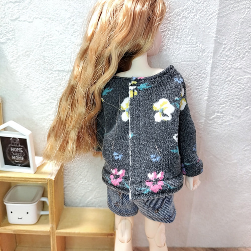 ニット トップス トレーナー 黒 ブラック 花柄 服 冬服 リカちゃん