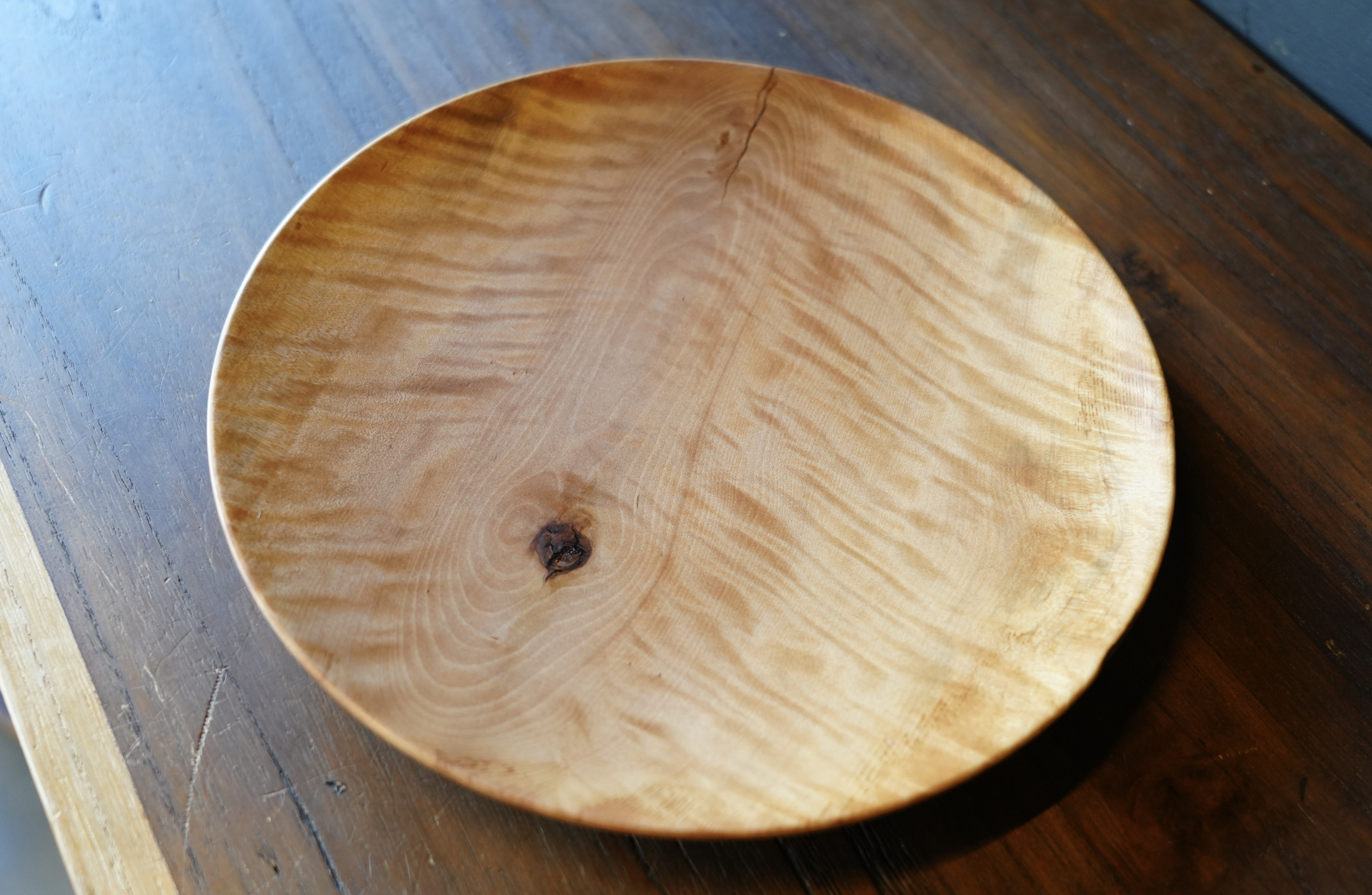 存在感がある　とっておきの天然木の皿　【木　皿　木製　食器】＃191　ツバキ