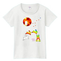 赤い満月とくつろぐ虹兎たち：プリントスターTシャツ（レディース：白） 1枚目の画像