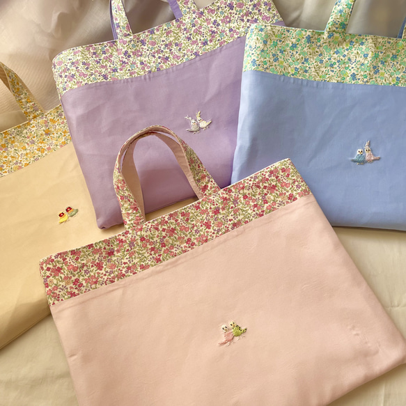 Amazon | レッスンバッグ 名入れ リボン柄 撥水 紺 刺繍色が選べ