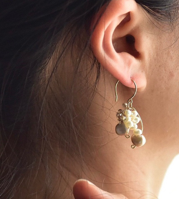 ピアス　淡水パール　天然石　14kgf　6月誕生石　ギフト　シャンパンカラー　ベージュカラー