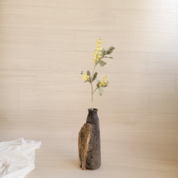 1輪挿しのミモザ　一枝　正絹草木染　クチナシ　産地直送の布の花屋さん 5枚目の画像