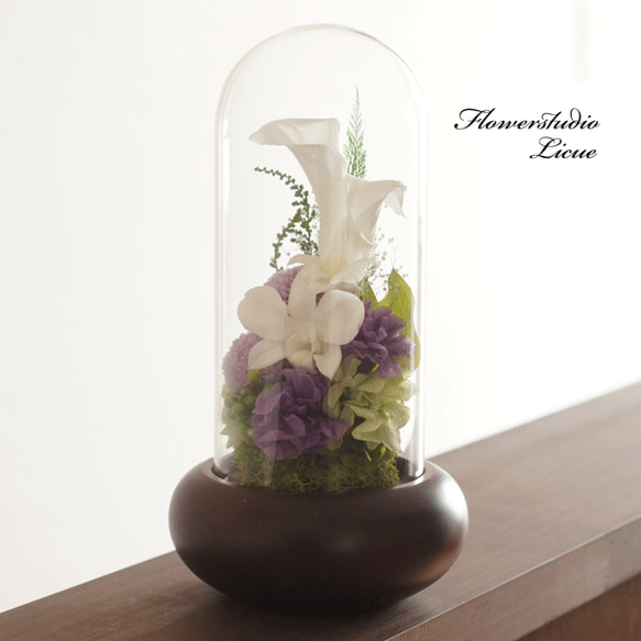 【仏花】木製ガラスドーム入り仏花　大（白紫）デンファレ白　全てプリザーブドフラワーを使用しています。 4枚目の画像