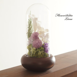 【仏花】木製ガラスドーム入り仏花　大（白紫）デンファレ白　全てプリザーブドフラワーを使用しています。 3枚目の画像
