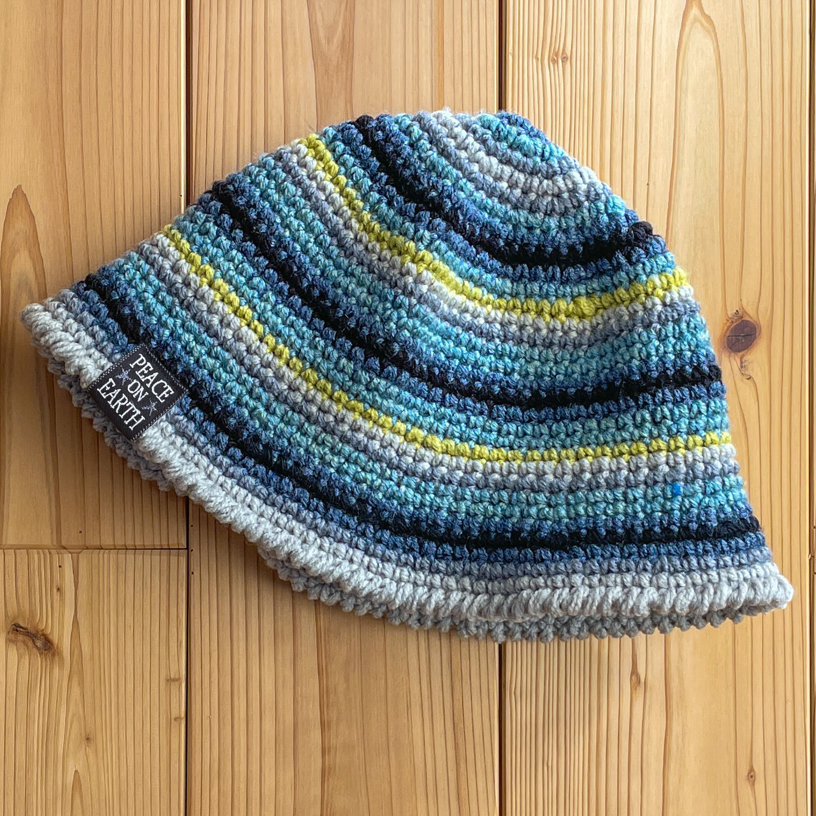 美品 ニットハット Y.A.R.Nクロスモチーフ