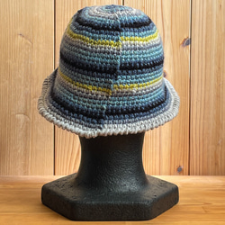 かぎ針編みバケットハット ニット帽 Mサイズ（頭回り約56-57.5cm）-05 3枚目の画像