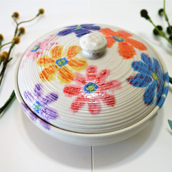 〈一点もの〉合子（蓋物）・花文様 1枚目の画像