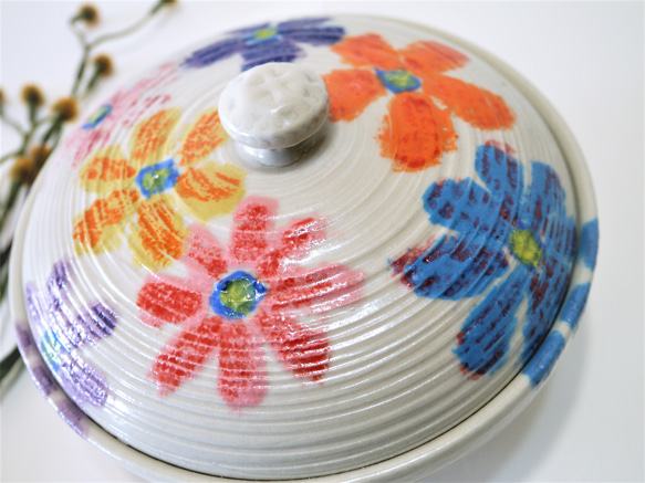 〈一点もの〉合子（蓋物）・花文様 2枚目の画像