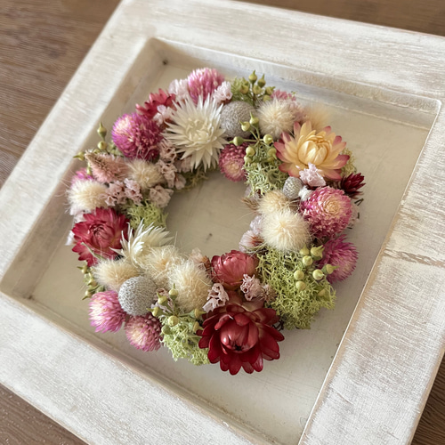 Creema限定】ピンクのドライフラワーリース 壁飾り 額入り インテリア  