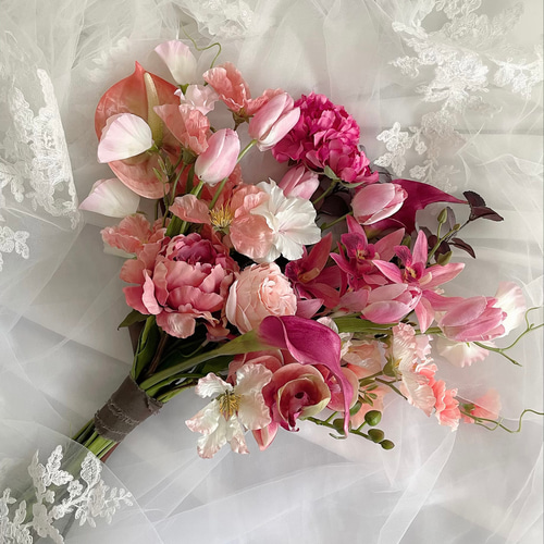 チューリップ、カラー、胡蝶蘭、スイトピー、ラナンキュラス