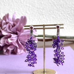 藤の花モチーフ タティングレースのイヤリング 紫 1枚目の画像
