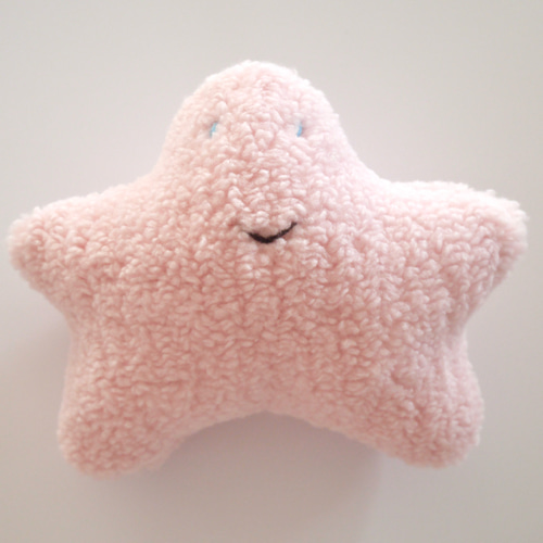 中くらいのお星さまのぬいぐるみ(薄ピンク) ぬいぐるみ saupoudrer