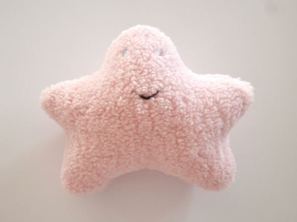 中くらいのお星さまのぬいぐるみ(薄ピンク) ぬいぐるみ saupoudrer