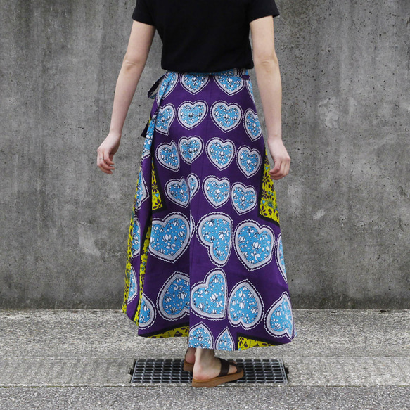 カンガの巻きスカート｜アフリカ布スカート ロングスカート アフリカンプリント 【一点モノ】大島紬 着物リメイク ギャザー スカート & スヌード 〜 四季 で心地良い 上質 絹 100% 〜 IQ1663877052(12870円)