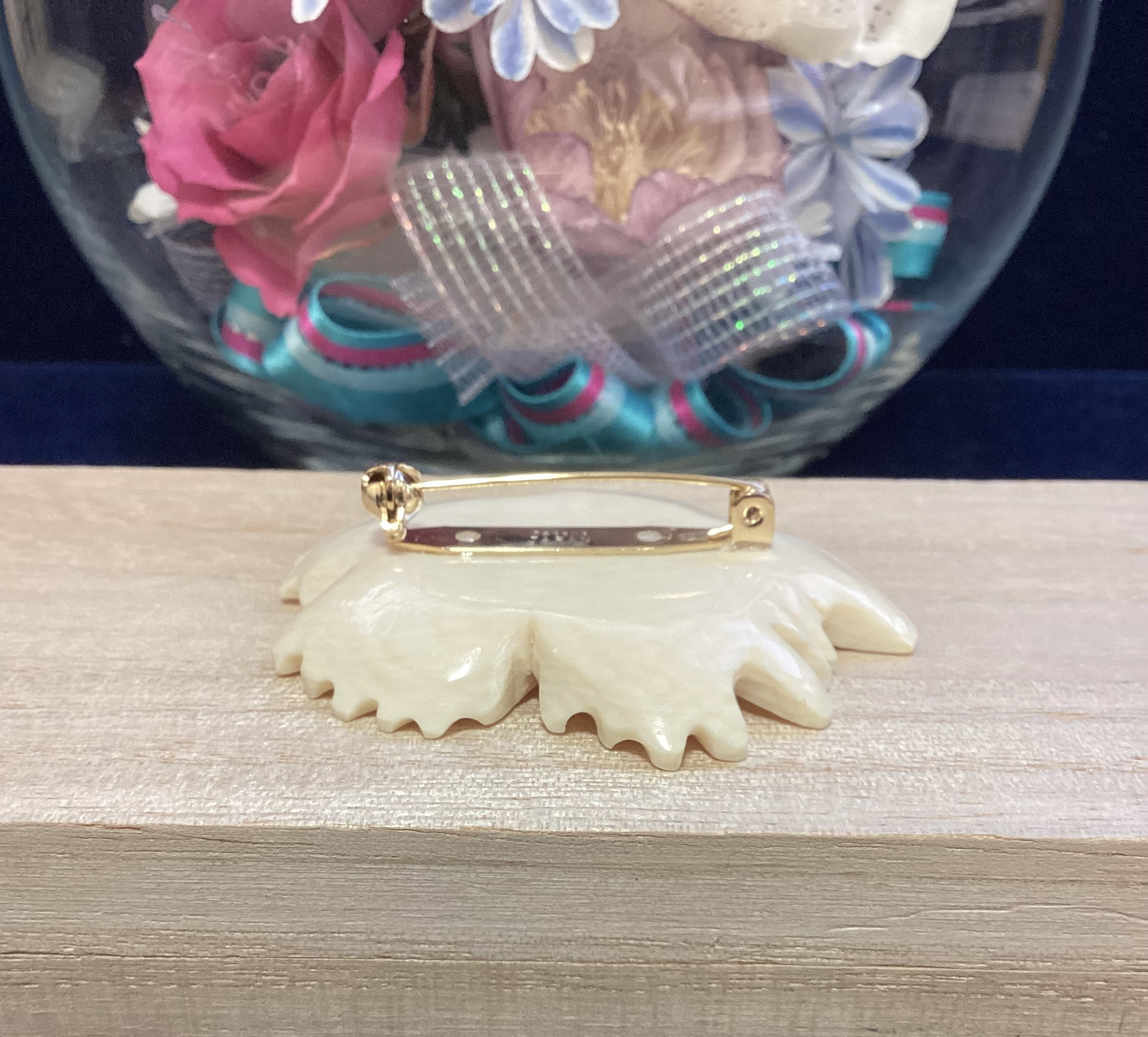 ☆本象牙ブローチ　※AK-13