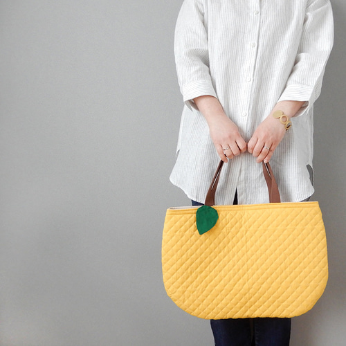 BOTTEGAVENETA/ボッテガヴェネタ】 がま口ポーチ 巾着風 BOTTEGAVENETA/ボッテガヴェネタ】 がま口ポーチ 巾着風