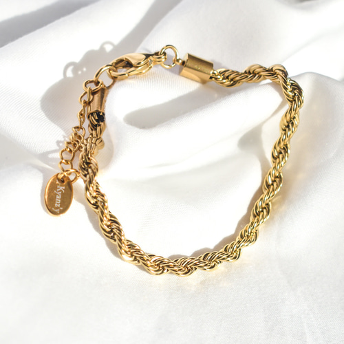 K18 金　カラーストーン付き　ツイストチェーン ブレスレット K18 金カラーストーン付きツイストチェーン ブレスレット