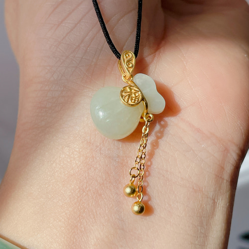 時代白玉クリーム色ネックレストップ 帯留翡翠ペンダント根付篆刻印材