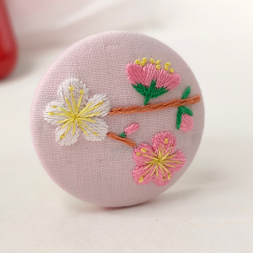 ピンクと白の梅の花刺繍ブローチorヘアゴム ひな祭り 春 ひな人形