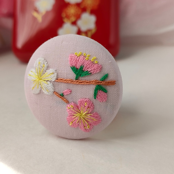 ピンクと白の梅の花刺繍ブローチ　ひな祭り　春 4枚目の画像