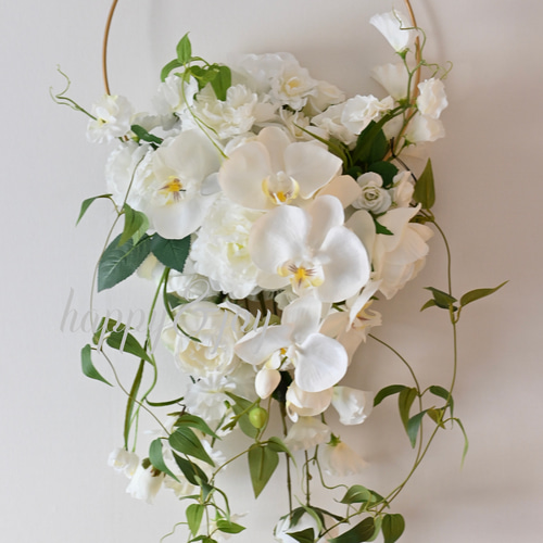 胡蝶蘭とスイートピーのフープブーケ ウエディングブーケ ブートニア