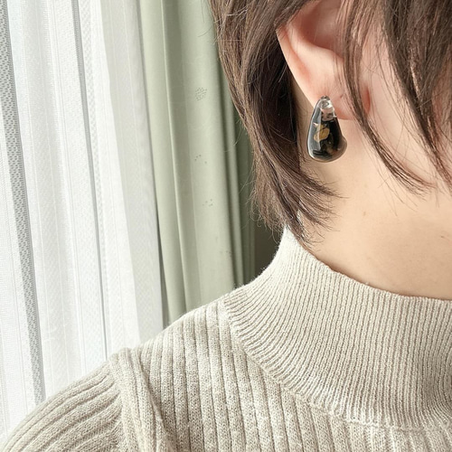 しずく型タイガーアイとオニキスのピアス レジン天然石ピアス ピアス 