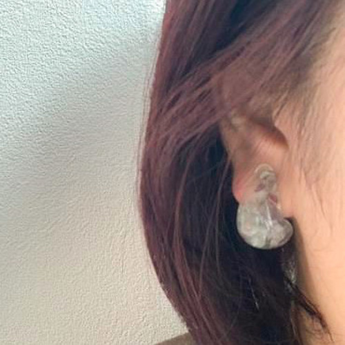 しずく型ミックスさざれ石のイヤリング レジン天然石イヤリング