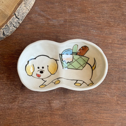 豆型小皿（犬とバスケット） 4枚目の画像