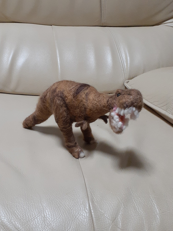 恐竜　リアル　羊毛テラノザウルス 1枚目の画像