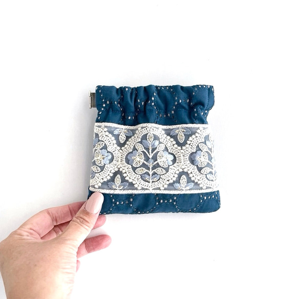 インド刺繍生地　ほわほわポーチ インド刺繍生地 ほわほわポーチ