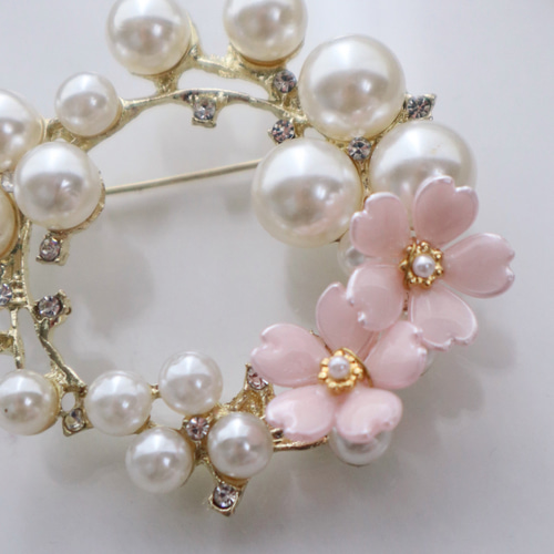 桜咲く⭐︎✴︎寄添う桜のパール ブローチ コサージュ結婚式、七五三