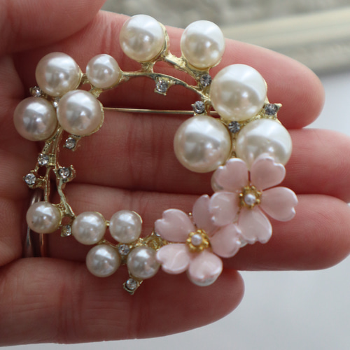 桜咲く⭐︎✴︎寄添う桜のパール ブローチ コサージュ結婚式、七五三