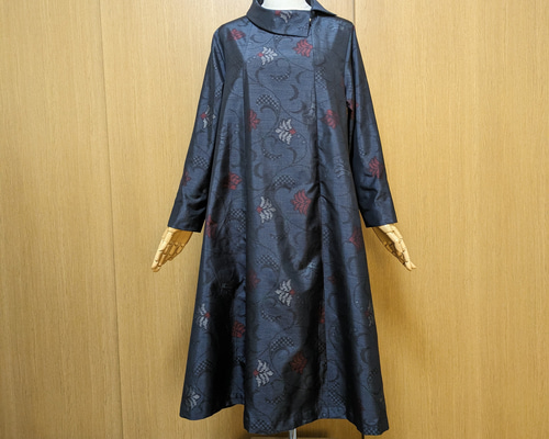 着物リメイク 大島紬(9マルキ)から後ろボタンのピンタックワンピース(L) SOLD 着物リメイク ワンピース 大島紬 L−LL ワンピース さら