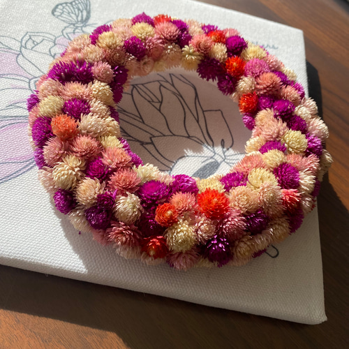 カラフルな千日紅のドライフラワーリース ドライフラワー 七色の花