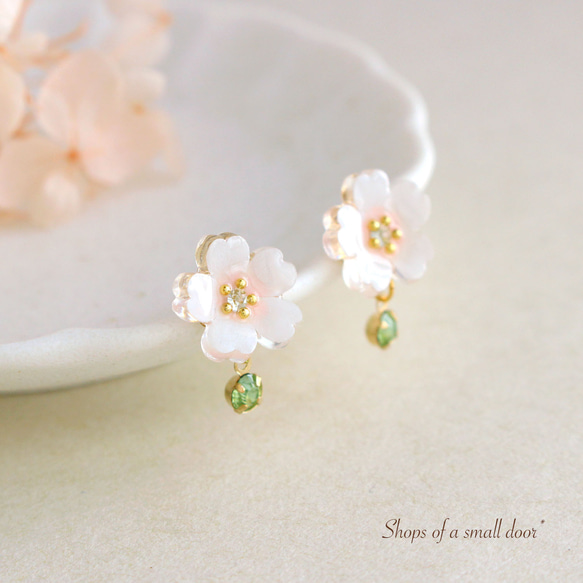 【特集掲載】【2点セット】桜*一粒ピアス/ノンホールピアス＆一粒ネックレスセット　春　花　母の日　ギフト お出かけ 4枚目の画像