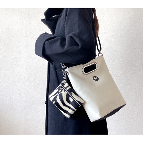 外付けポーチ／キーホルダーポーチ【バンダナ柄】バッグやストラップに