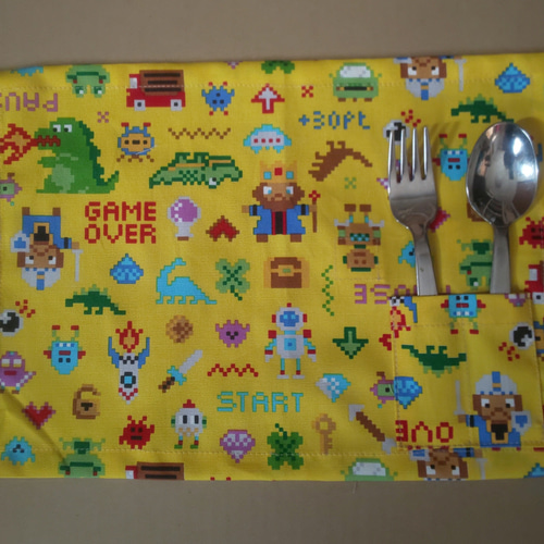 new！くるくるランチョンマット BOYS カトラリーポケットつき 給食袋