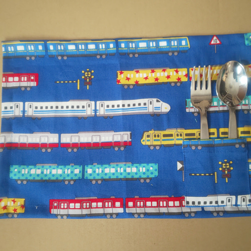 new！くるくるランチョンマット BOYS カトラリーポケットつき 給食袋