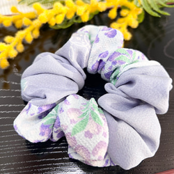 メグえもん様 ハーフ シュシュ☆ビーズ ヘアゴム☆ハンドメイド 薄紫 ビーズシュシュの通販 | iichi 日々の暮らしを心地よくする
