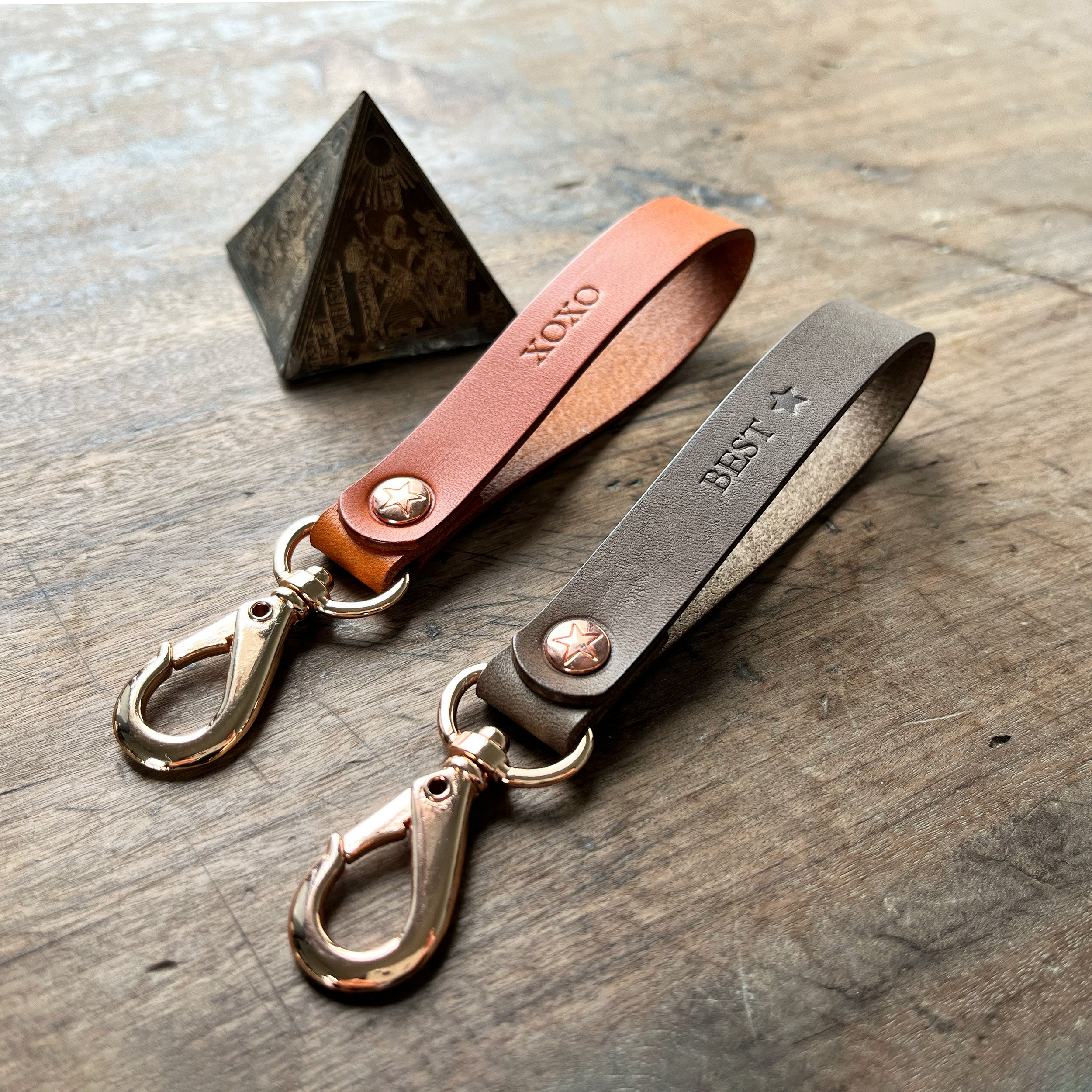 美品　ベルルッティ　ベネチアンレザー　タッセルキーホルダー　キーリング　レッド 美品 ベルルッティ ベネチアンレザー タッセルキーホルダー