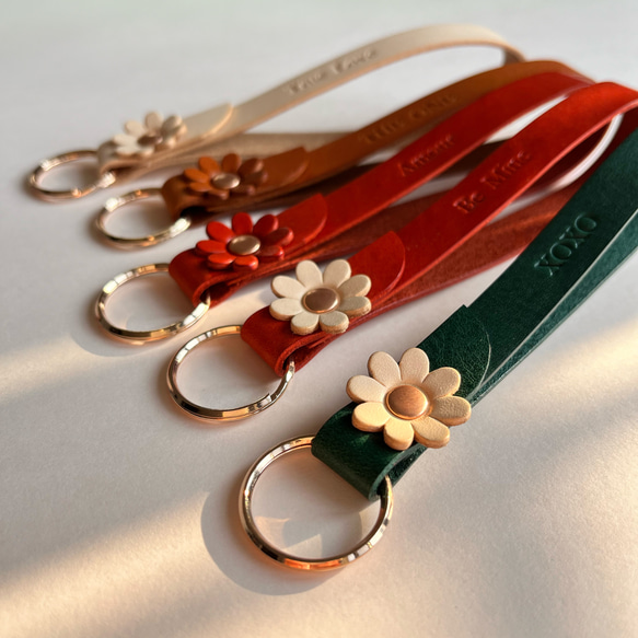 The One 皮革鑰匙圈客製化禮物- 橡木白/皇家玫瑰紅/橡木果實棕 客製化禮物 第3張的照片