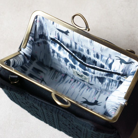 【受注制作】黒猫・アズネコがま口ショルダーバッグ 2枚目の画像