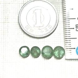 宝石質グリーンカイヤナイト＊コインカット4個 5枚目の画像