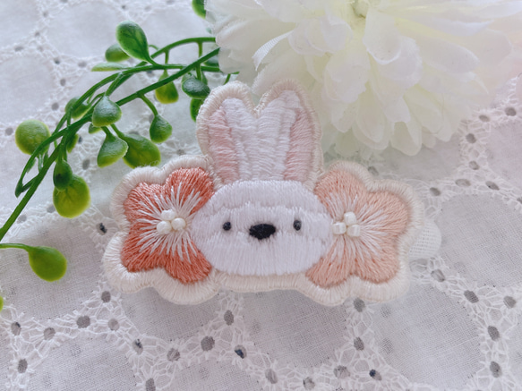 うさぎの刺繍ヘアピン ヘアピン Nao_Rasu 通販 17205126｜Creema(クリーマ) 